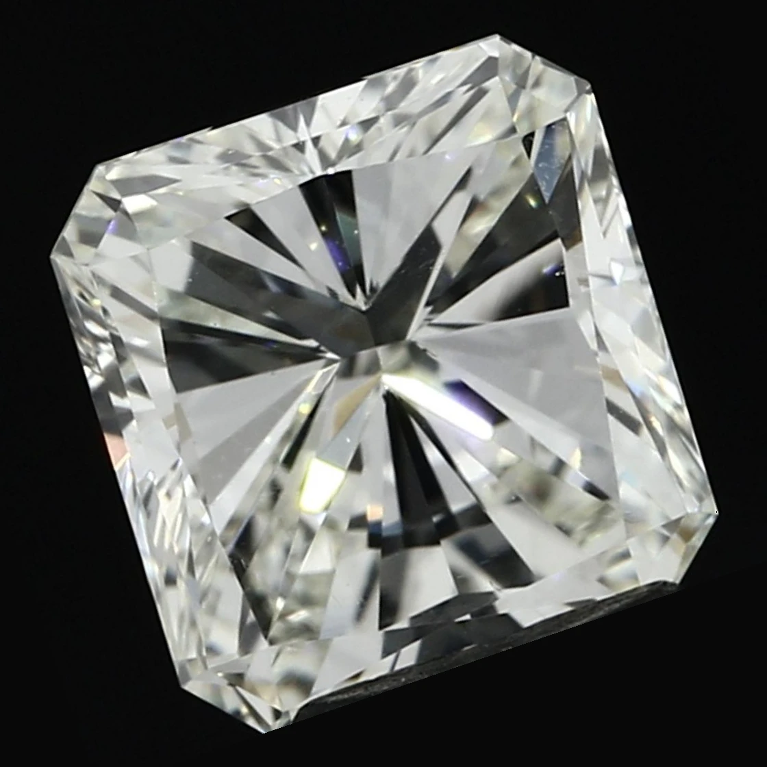 3.09 Ct Radiant Earth-Grown Diamond